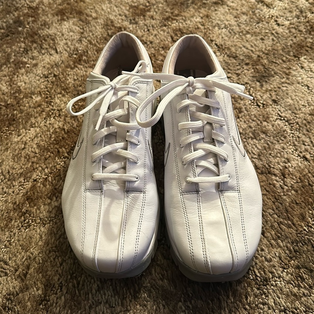 Brand New White & Gray Nike Sport Performance Soft Leather Golfing Shoes